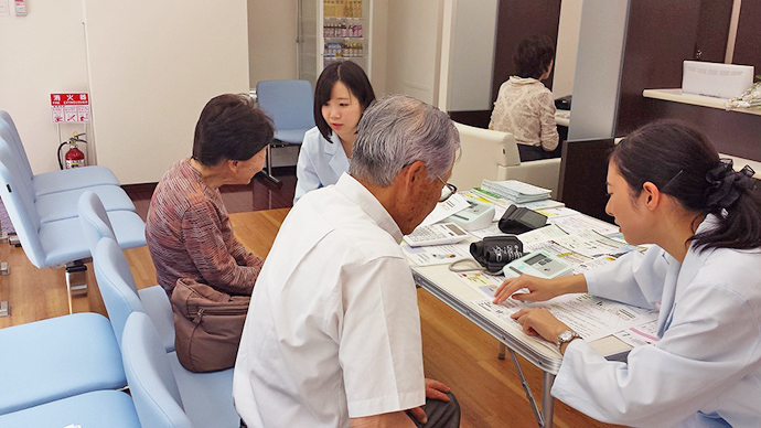 【日本調剤株式会社】日本調剤 調布薬局にて、健康イベントを実施しました